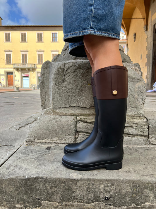 CAVALLERIZZO IN GOMMA HUNTER